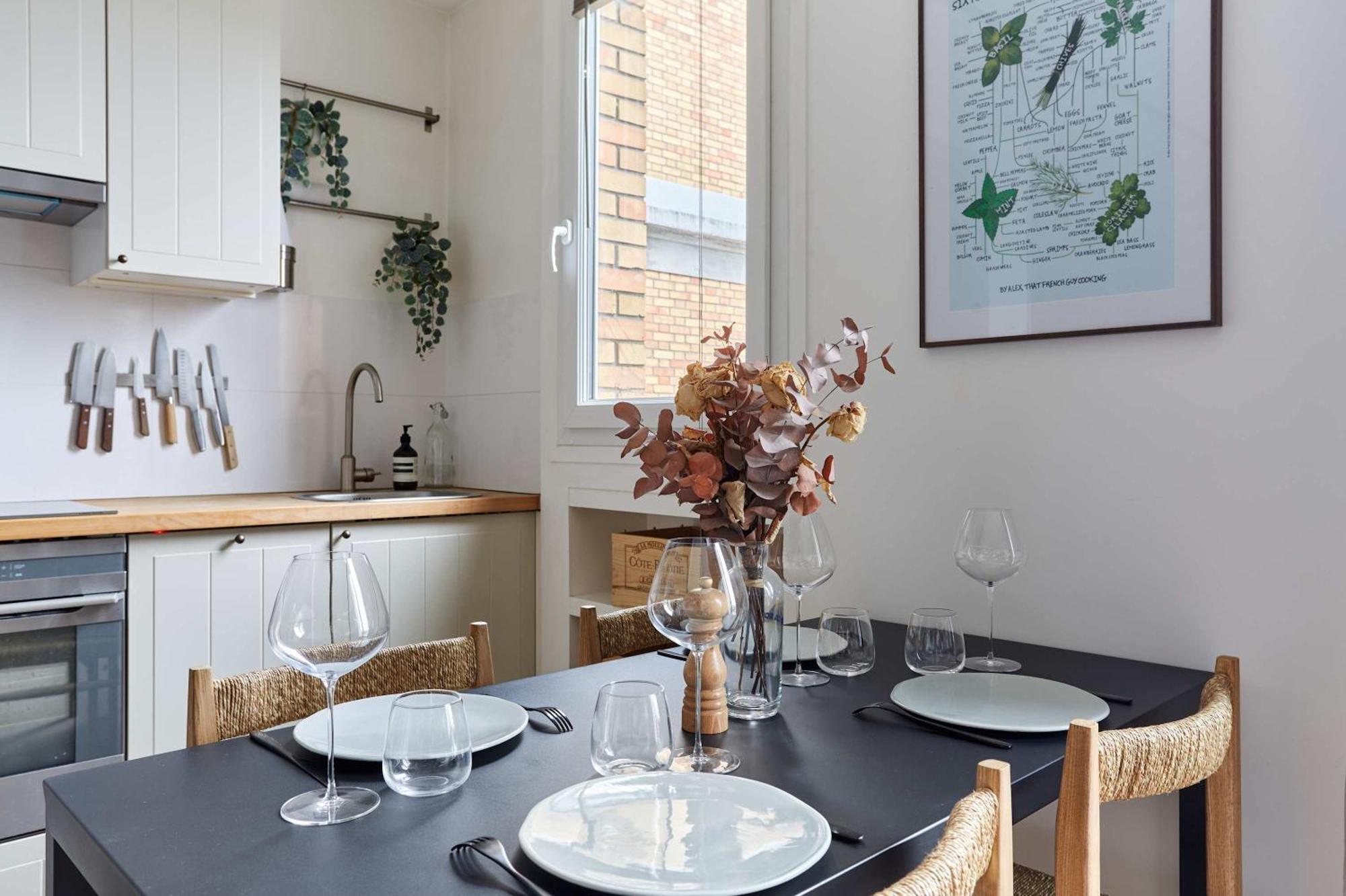 Charming 1 Bedroom Heart 16th In * Paris